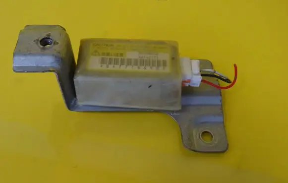Mitsubishi Galant Airbag deployment crash/impact sensor MR309242