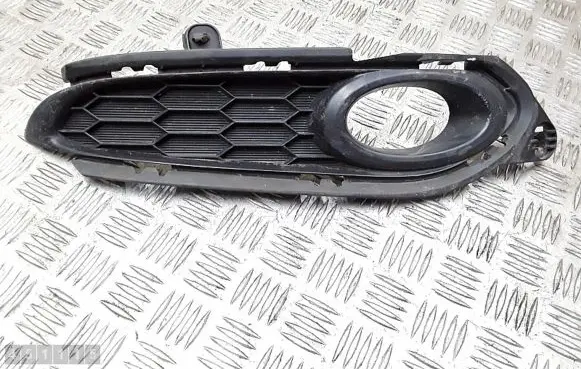 Honda HR-V Front grill 71105t8kg000