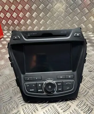 Hyundai Santa Fe Radio/CD/DVD/GPS head unit 965602W200