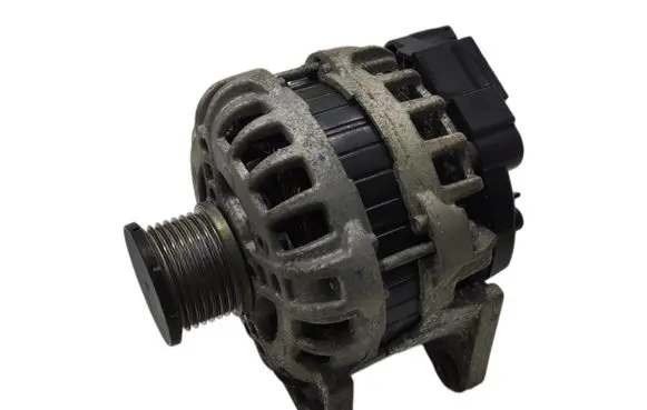 Renault Captur Generator/alternator 231008593R