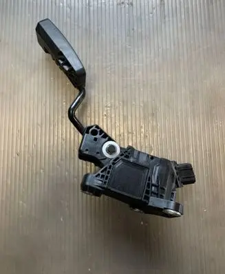 Honda CR-V Accelerator throttle pedal 2700000400 10R14A00007