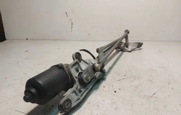 Mitsubishi Colt Front wiper linkage and motor 8250A153 MS1592006821 10H03A3628