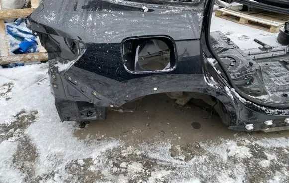 BMW iX1 Rear side window