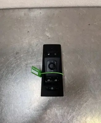 Other switches/knobs/shifts