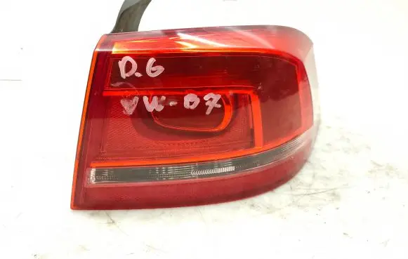 Volkswagen PASSAT B7 Rear/tail lights 90010184