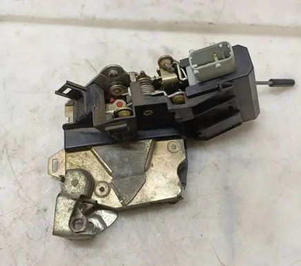 BMW 5 E39 Front door lock 140620751 8352165 3511