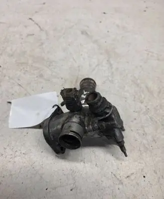 Audi A4 S4 B5 8D Engine coolant pipe/hose 038121133A