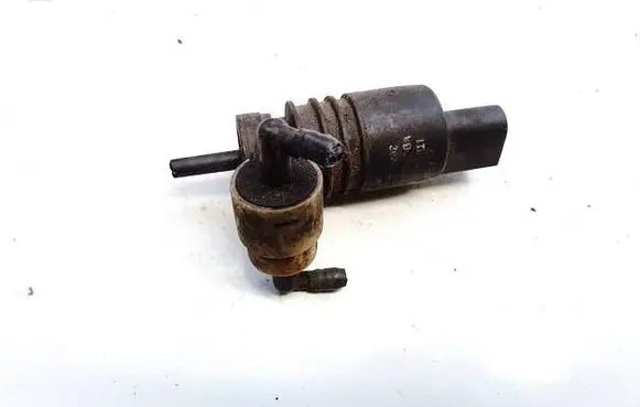 Volkswagen Touran I Windscreen/windshield washer pump