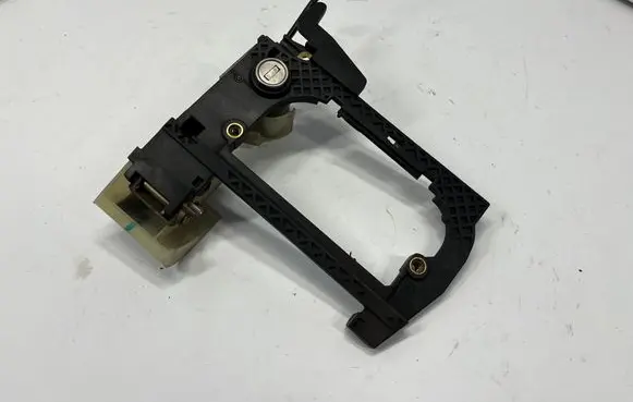 BMW 5 E39 Front door exterior handle/bracket 8245353 51218245353