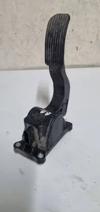 Mercedes-Benz Vito Viano W639 Accelerator throttle pedal A9063000304 0280755025