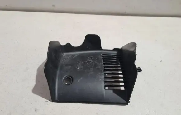 Porsche Macan (95B) Intercooler air channel guide 95B121700M