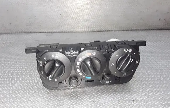 Mercedes-Benz A W168 Climate control unit 1688302185