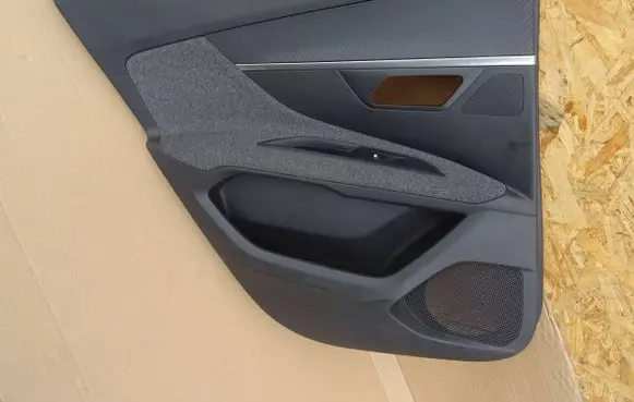 Peugeot 3008 II Coupe rear side trim panel 