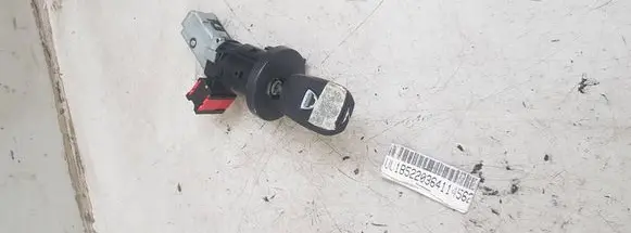 Dacia Sandero II Ignition lock 487003947R 285916556R