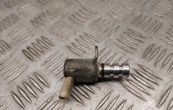 Audi A7 S7 4G Camshaft vanos timing valve 06H115243J