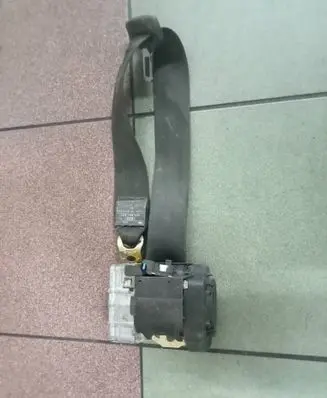 Audi A6 S6 C5 4B Rear seatbelt 4b9857805 9L99000
