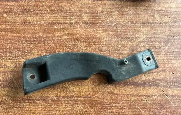 Audi A4 S4 B6 8E 8H Front bumper mounting bracket 8H0807204