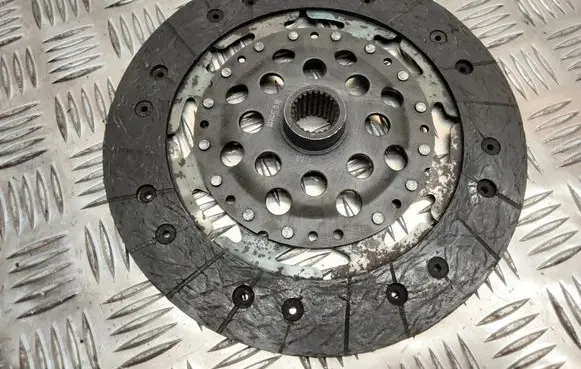 Nissan Primera Clutch pressure plate 30100AU600