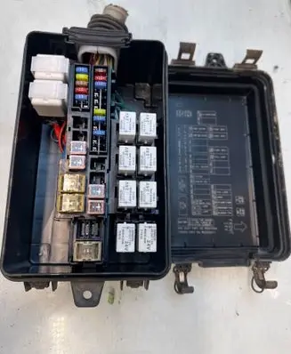 Mitsubishi Canter Fuse box set