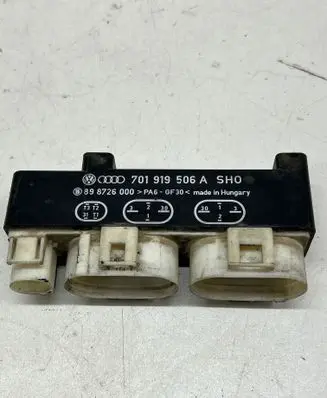 Seat Alhambra (Mk1) Glow plug pre-heat relay 701919506A 898736000