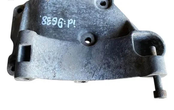 Volkswagen Transporter - Caravelle T4 Generator/alternator bracket 028903143AD