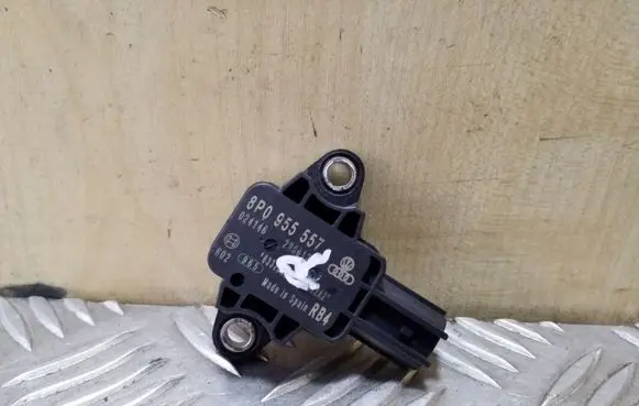 Audi TT TTS Mk2 Airbag deployment crash/impact sensor 8P0955557