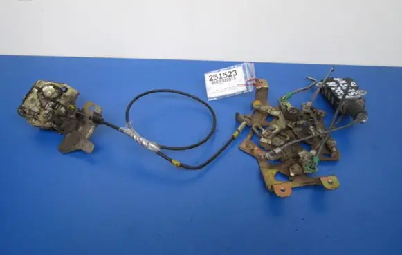 Nissan Serena Rear door lock