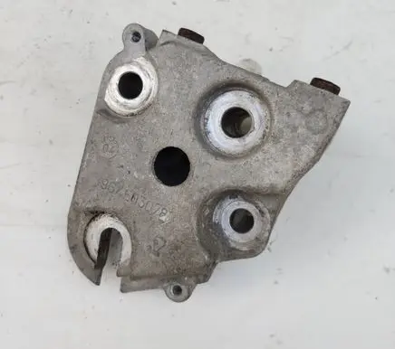 Peugeot 407 Engine mounting bracket 9645030780