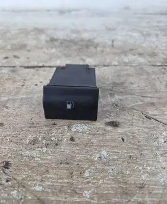 Skoda Octavia Mk1 (1U) Fuel tank opening switch 
