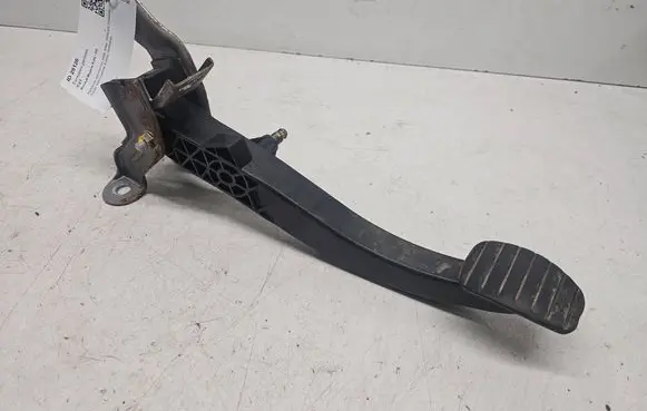 Renault Megane II Clutch pedal 1020053