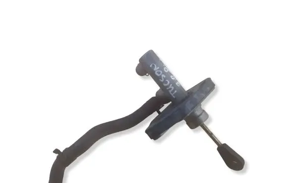Hyundai Tucson JM Clutch master cylinder 