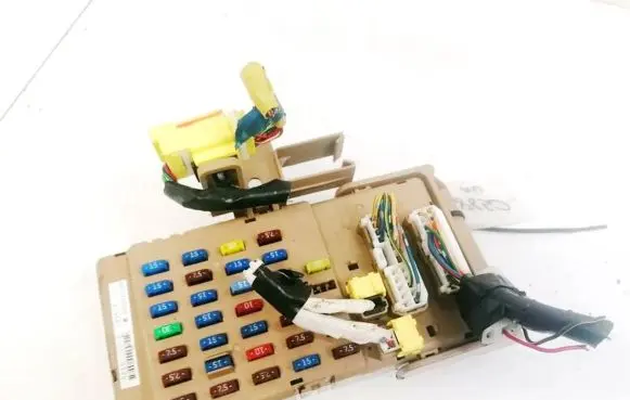 Subaru B9 Tribeca Fuse box set 82201XA00A 509067