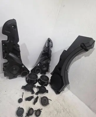 Audi Q8 Audio system kit 