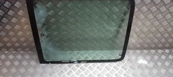 Peugeot Partner Rear side window