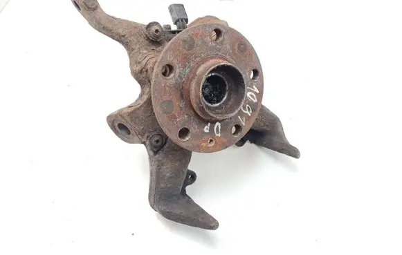 Volkswagen Caddy Front wheel hub