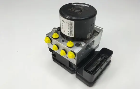 Suzuki Grand Vitara II ABS Pump 06210218124 77K0