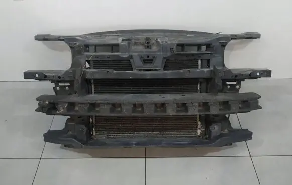 Volkswagen Touran I Radiator support slam panel
