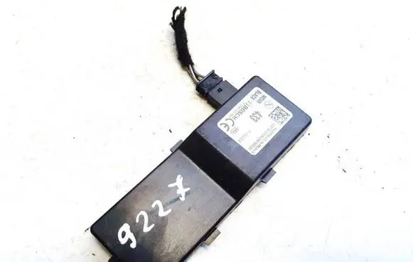 Opel Insignia A Antenna control unit 13503204 f00hj00491