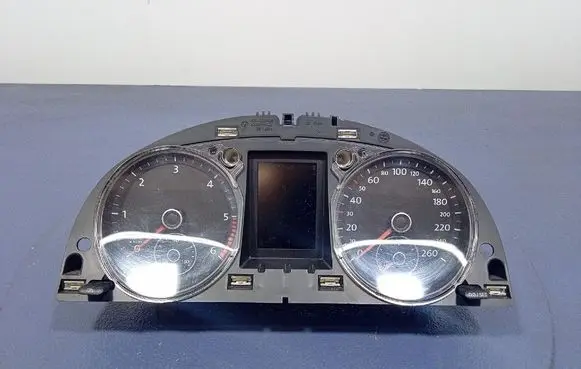 Volkswagen PASSAT B6 Speedometer (instrument cluster) 3C0920871T