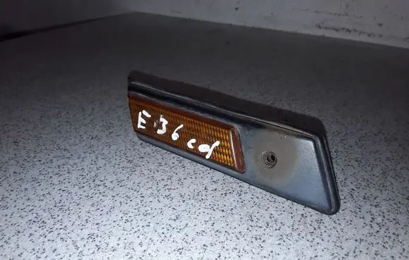 BMW 3 E36 Front fender indicator light 13780139