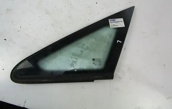 Opel Zafira B Front triangle window/glass 
