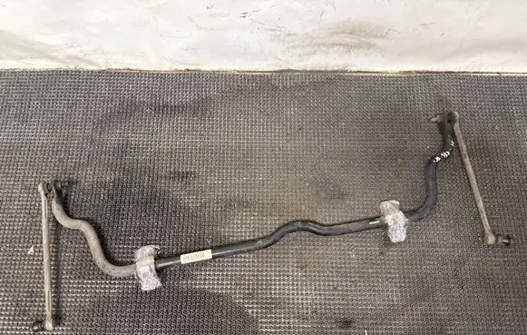 Mercedes-Benz A W176 Front anti-roll bar/sway bar A2463203411 17219932A