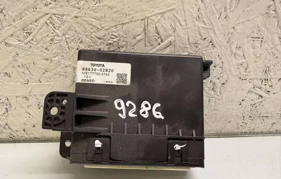 Toyota Auris 150 Other control units/modules 8865002820