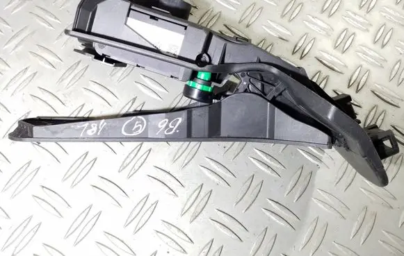 Volkswagen PASSAT B6 Accelerator throttle pedal 1K2723503M 6PV00874501
