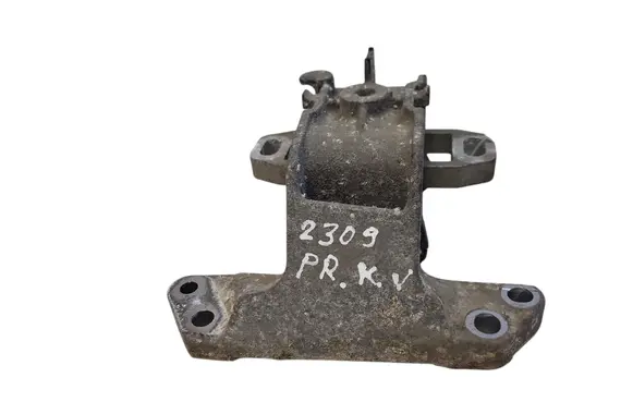 Peugeot 508 Engine mount bracket