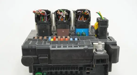 Citroen C4 Grand Picasso Fuse module 9807091980