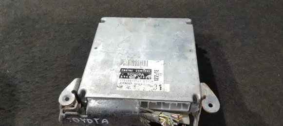 Toyota Corolla Verso E121 Engine control unit/module 1752008121 175200-8121