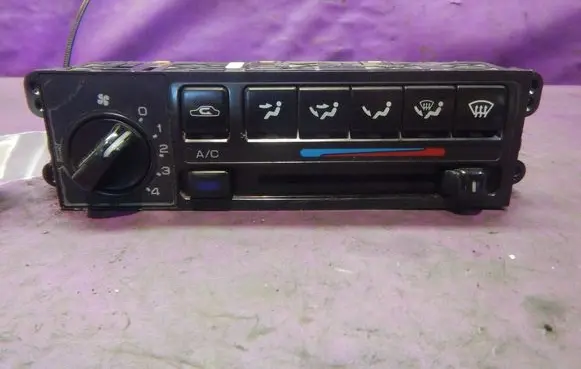 Nissan Primera Climate control unit 
