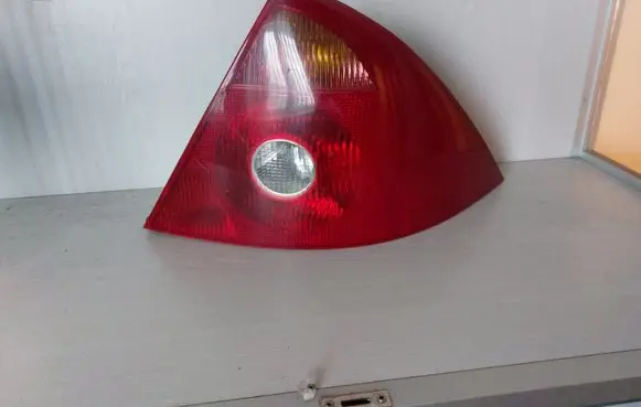 Ford Mondeo Mk III Rear/tail lights 1S7113404A