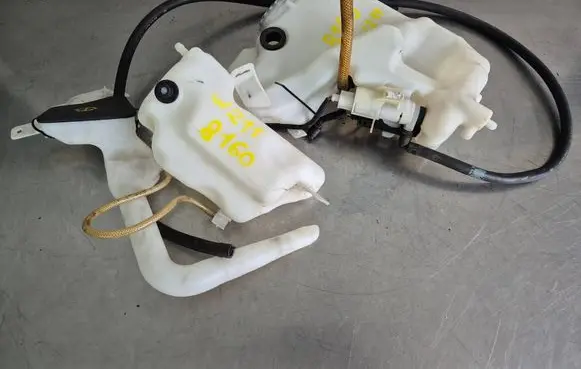 Mercedes-Benz E W211 Windshield washer fluid reservoir/tank 2118601460 2118600064